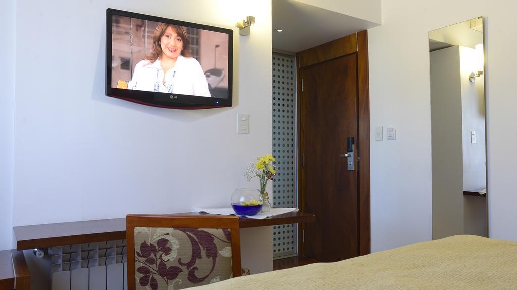 Hotel 15 De Mayo ヴィラ・カルロス・パス エクステリア 写真
